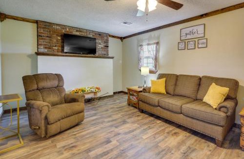 Maysville House | 9 Mi to Grove: Home w/Fire Pit in Southwest City