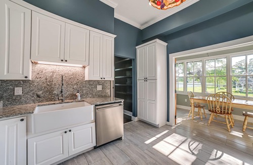 Waverly House | 9 Mi to Kentucky Lake: Spacious Victorian Home!