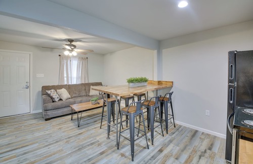Royal Cabin | 9 Mi to Lake Hamilton: Cabin w/Deck and Fire Pit!