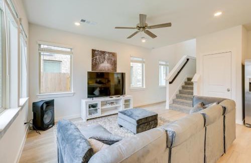 Hockley House | 9 Mi to Oil Ranch: Family-Friendly Home w/Yard