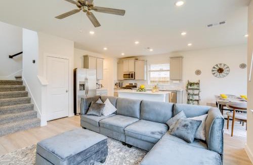 Hockley House | 9 Mi to Oil Ranch: Family-Friendly Home w/Yard