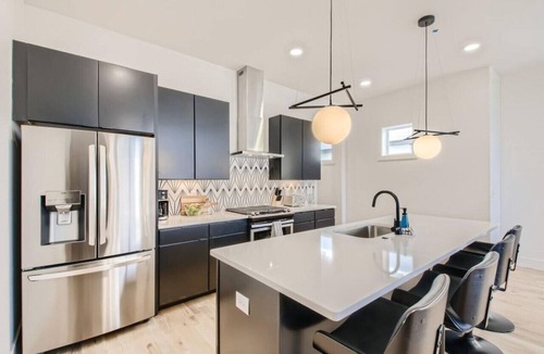 Berry Hill House | 9- Modern 4 King Beds-The Music City Collection