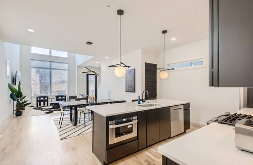 Berry Hill House | 9- Modern 4 King Beds-The Music City Collection