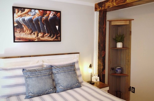 Snowflake Hotel | #9 Newly Renovated Room in Historic Inn, Denim Den
