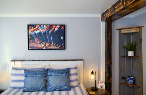 Snowflake Hotel | #9 Newly Renovated Room in Historic Inn, Denim Den