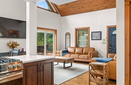 Freetown Cabin | 9 Oaks Log Cabin