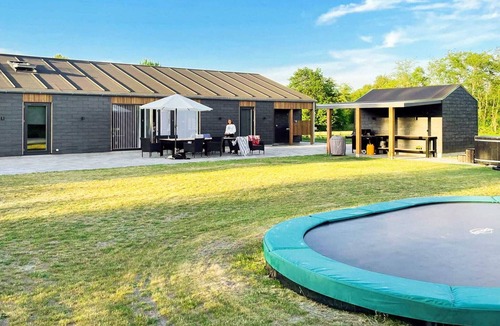 Dannemare House | 9 person holiday home in Dannemare