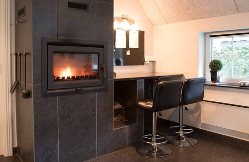 Ho House | 9 person holiday home on a holiday park in Blåvand
