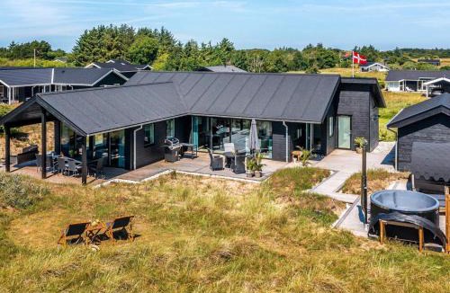 Hirtshals House | 9 person holiday home in Hirtshals