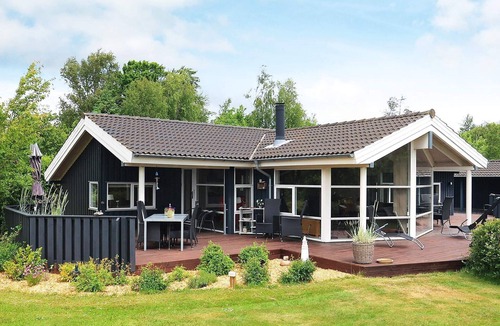 Bratten Strand House | 9 person holiday home in Jerup