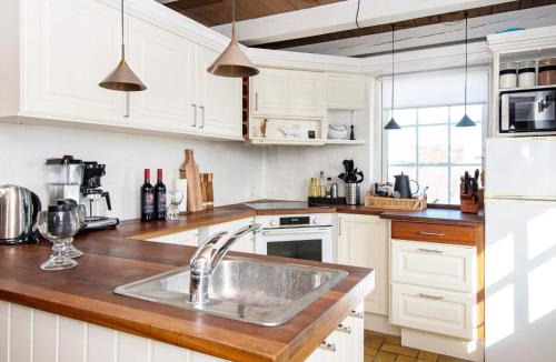 Vrist Strand House | 9 person holiday home in Harboøre