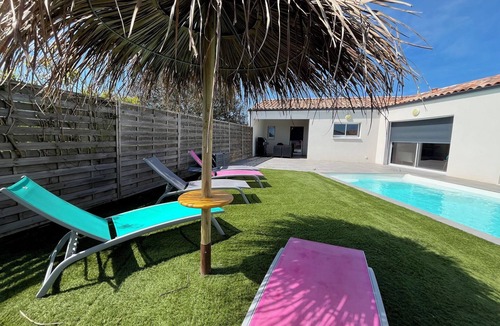 Givrand House | 9-person villa with heated pool, 4-star seaside location