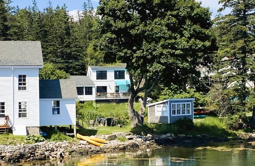 Vinalhaven House | 9 Round the Mountain Road