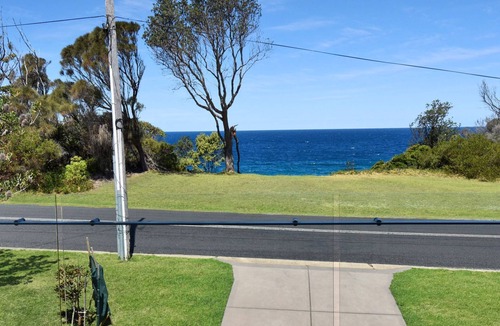 Bermagui House | 9 Scenic Drive - Ocean front