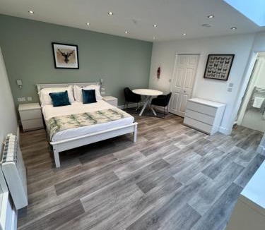 Fort William House | 9 Sheraton Apartments