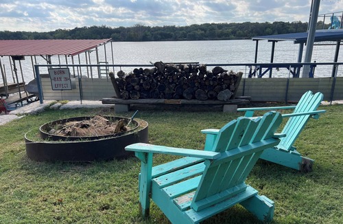 Kingsland Cottage | 9: Spring Break Tranquil Retreat, Fully Equipped Kitchen, Lake Access