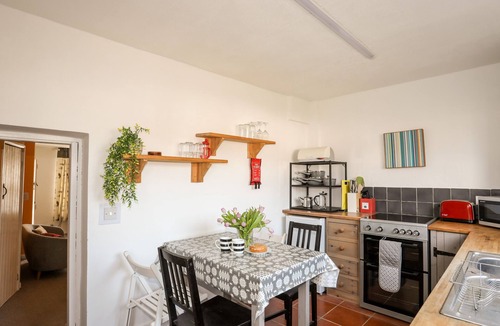 Gallt Y Foel Cottage | 9 TY DU ROAD, pet friendly, with open fire in Llanberis