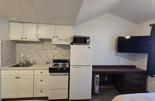 Boundary County Cabin | 90 acre ranch with lodging in Bonners Ferry