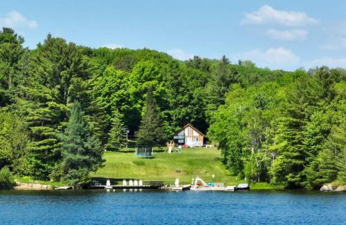 Muskoka Lakes Ski Chalet | #90 Lakefront 3-bdrm Chalet in Muskoka