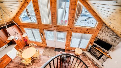 Muskoka Lakes Ski Chalet | #90 Lakefront 3-bdrm Chalet in Muskoka