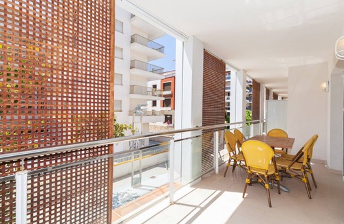 Salou City Centre Apartment | 90 m² Apartment ∙ 3 bedrooms ∙ 8 guests