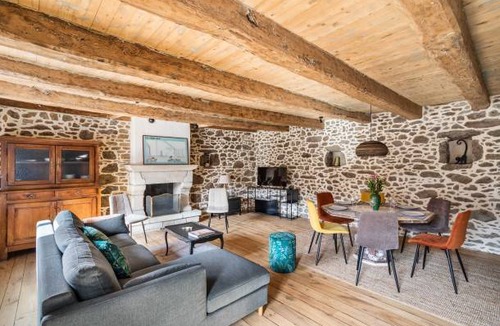 Saint-Coulomb House | 90 m² House ∙ 2 bedrooms ∙ 2 guests