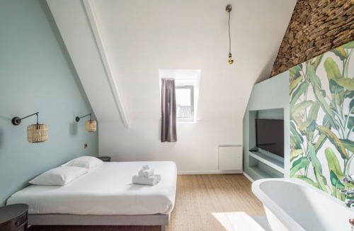 Saint-Coulomb House | 90 m² House ∙ 2 bedrooms ∙ 2 guests