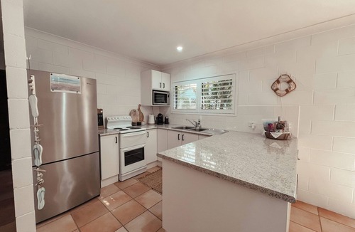 Boomerang Beach Villa | 90 Steps to the Beach!