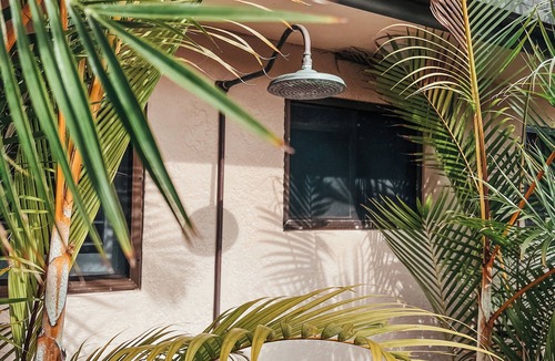 Boomerang Beach Villa | 90 Steps to the Beach!