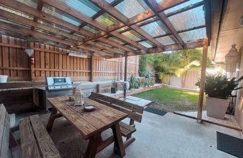 Boomerang Beach Villa | 90 Steps to the Beach!