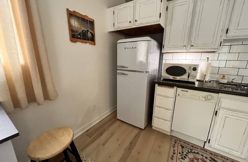 South Bellingham Apartment | 900 square foot Studio loft in Fairhaven