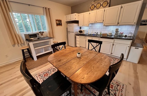 South Bellingham Apartment | 900 square foot Studio loft in Fairhaven