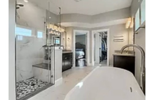 Austin House | 902 .