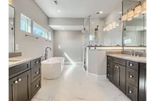 Austin House | 902 .