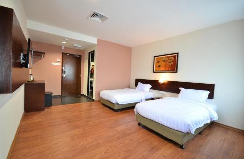 Dua Hotel | 906 Riverside Hotel Malacca