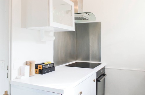 Petit-Ivry House | 90m² Flat with Private Garden near Paris