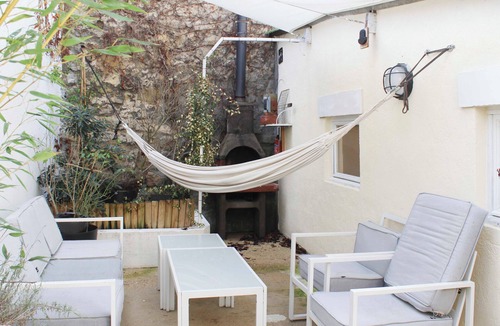 Petit-Ivry House | 90m² Flat with Private Garden near Paris