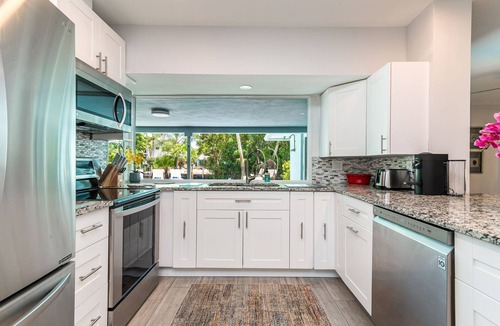 Tropic Isle House | 910 Managed By Brampton Park