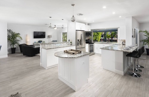 Tropic Isle House | 910 Managed By Brampton Park