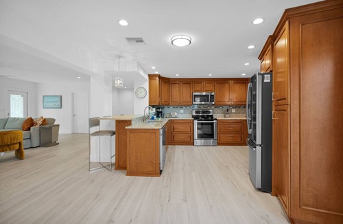 Lake Ida Shores House | 9172 Managed By Brampton Park