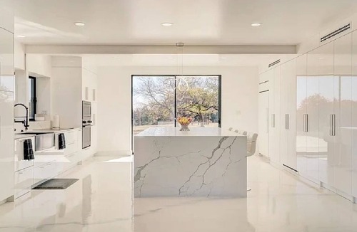 Ardmore House | 9200sqft Pure Lux W Pool/Spa Near Sandy Beach!
