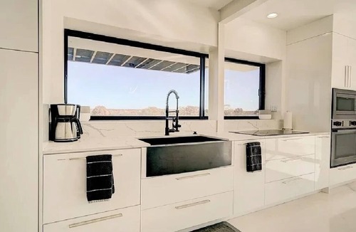 Ardmore House | 9200sqft Pure Lux W Pool/Spa Near Sandy Beach!