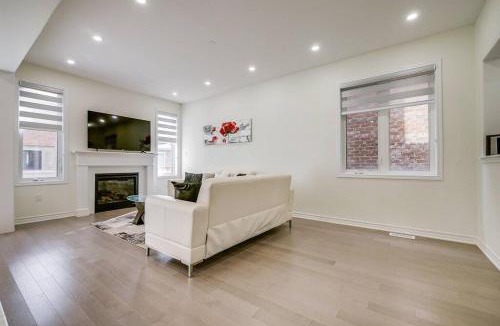 Milton Villa | 922 Logan Drive