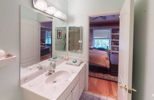 Tyrone House | 929 m² House ∙ 6 bedrooms ∙ 12 guests