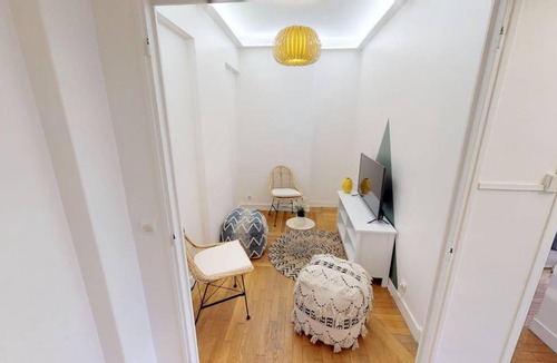 17th Arrondissement Resort | 93 m² Private room ∙ 1 bedroom ∙ 1 guest