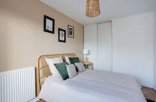 Villejuif Resort | 93 m² Private room ∙ 1 bedroom ∙ 4 guests