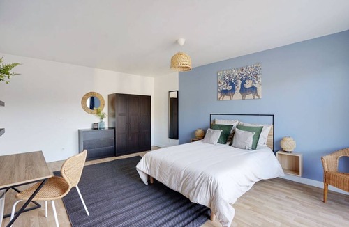 Villejuif Resort | 93 m² Private room ∙ 1 bedroom ∙ 4 guests