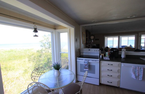 Sagamore Beach House | 93 Phillips Rd SD246