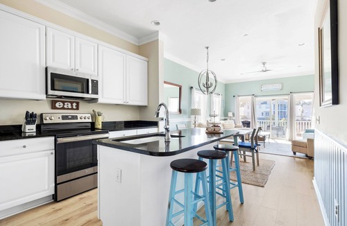 Waters Edge House | 93 Waters Edge - Townhome - Pool