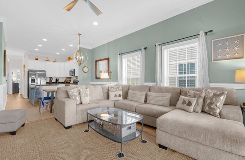 Waters Edge House | 93 Waters Edge - Townhome - Pool
